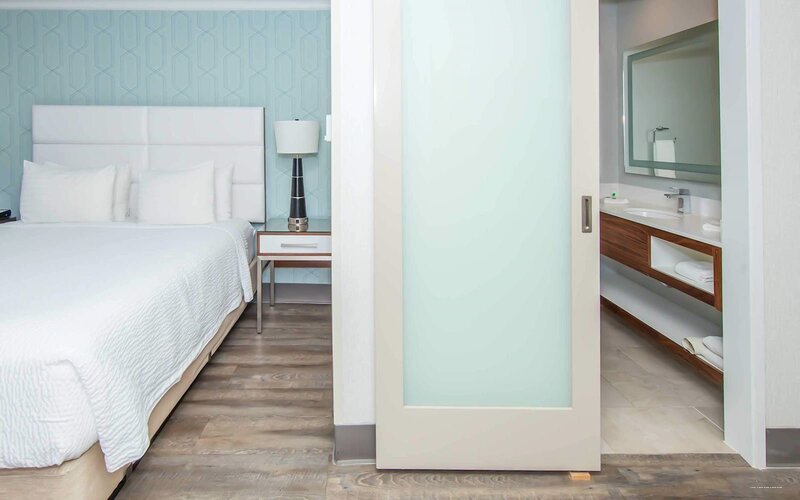 Фото Holiday Inn Express Santa Rosa North, an Ihg Hotel