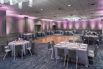 Фото Delta Hotels by Marriott Richmond Downtown