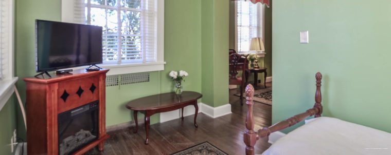 Фото Cedars of Williamsburg Bed & Breakfast