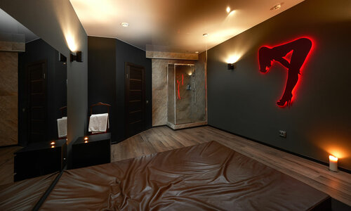 Harbiy xizmatga chaqirilgan gey porno