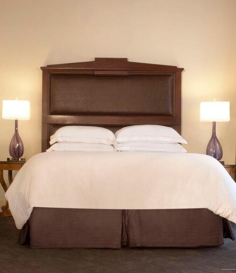 Фото The Ashton Hotel