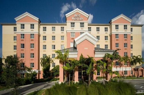 Гостиница Four Points by Sheraton Fort Lauderdale Airport - Dania Beach в Дания Бич