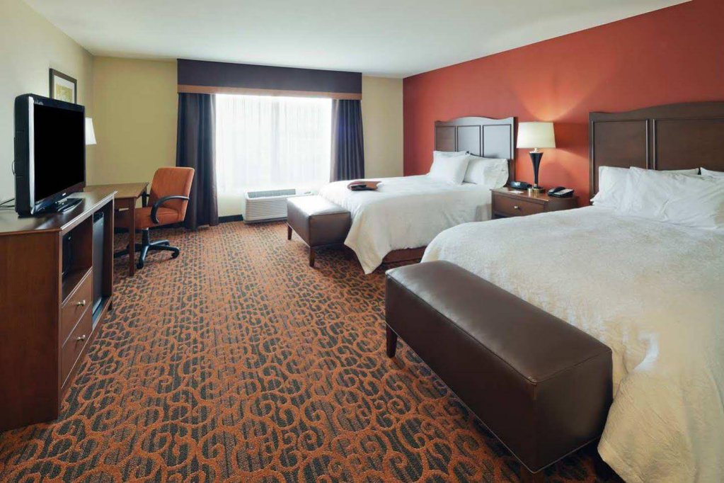 Фото Hampton Inn Beloit