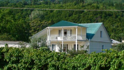 Гостиница Домик в Гаграх в Гагре