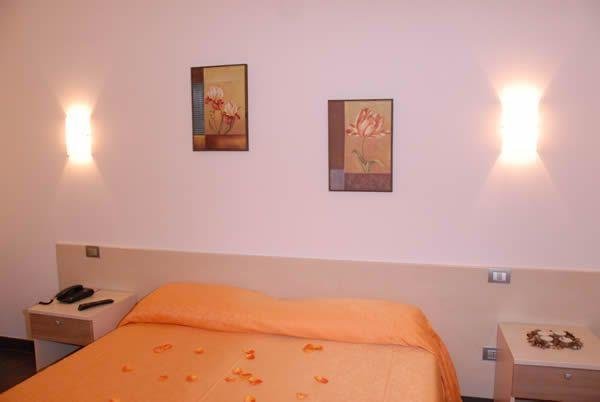 Фото His Majesty's Hotel and Apartments