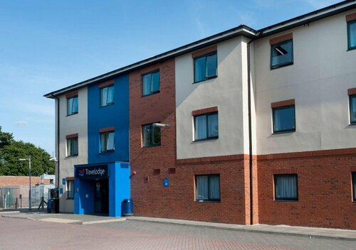 Гостиница Travelodge Bromborough