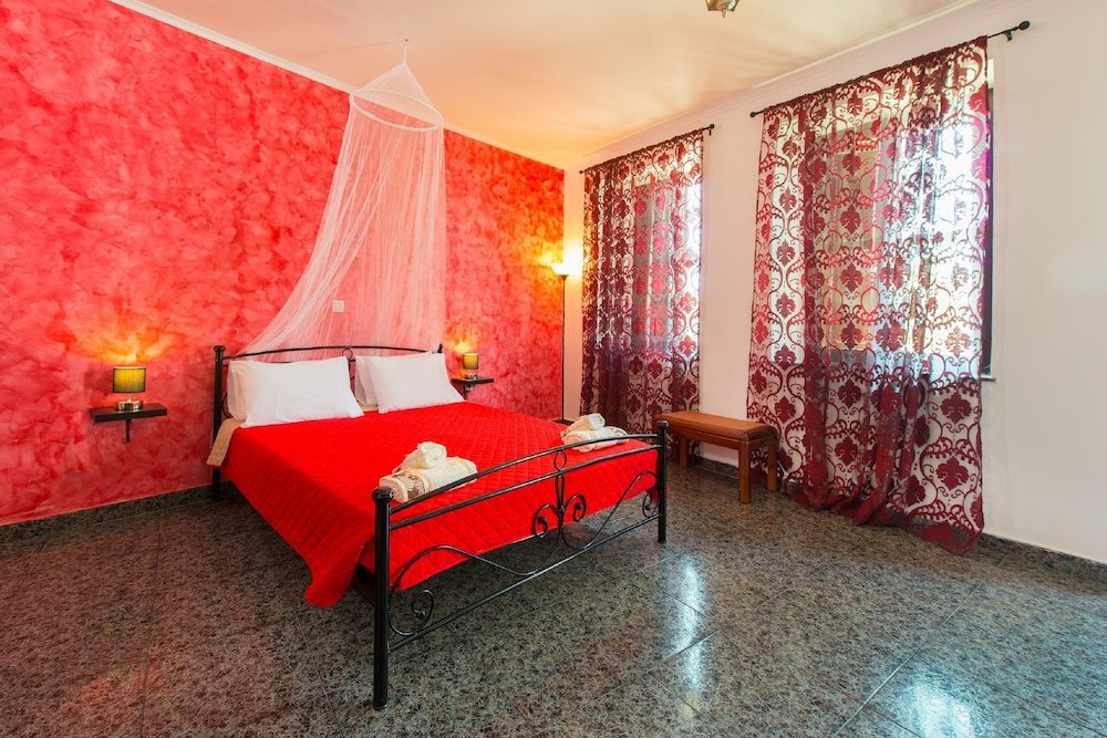 Фото 3 Charites Old Town