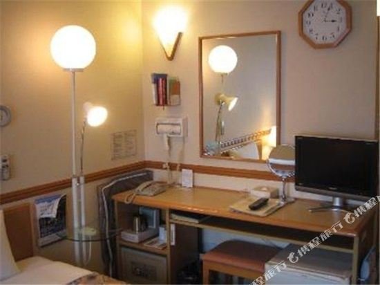 Фото Toyoko Inn Kobe Sannomiya No. 2