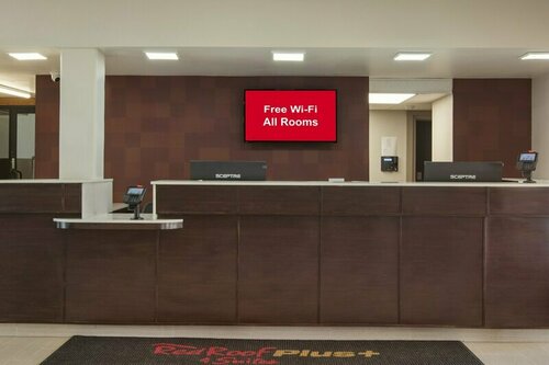 Гостиница Red Roof Inn Plus+ & Suites Erie в Эри