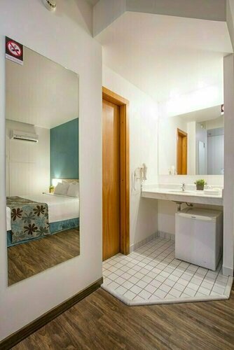 Гостиница Comfort Hotel Joinville в Жоинвили