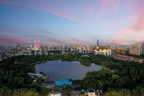 Hualuxe Shanghai Changfeng Park by Ihg