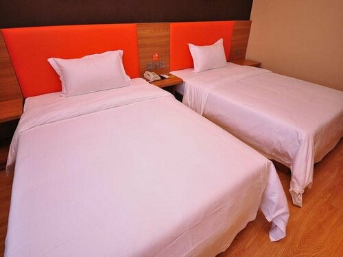 Гостиница 7 Days Premium Jinan Luokou Fuzhuang Cheng Wuyingshan North Road Branch в Цзинане