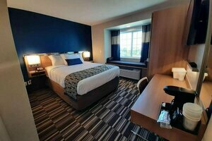 Гостиница Microtel Inn & Suites by Wyndham Loveland в Лавленде