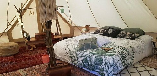 Гостиница Bohème Glamping Expérience в Жонзаке