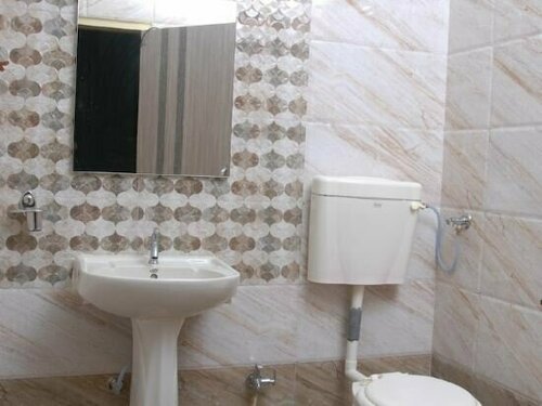 Гостиница Oyo 69568 Hotel Ronak Royal в Порбандаре