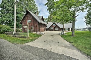 Гостиница Gorgeous Bremen Home With Lake Access & Yard! в Бич Гроув