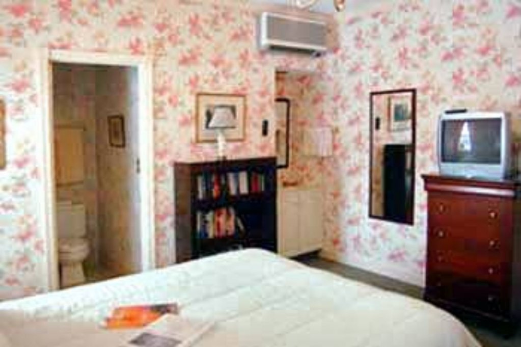 Фото Scotlaur Inn Bed & Breakfast