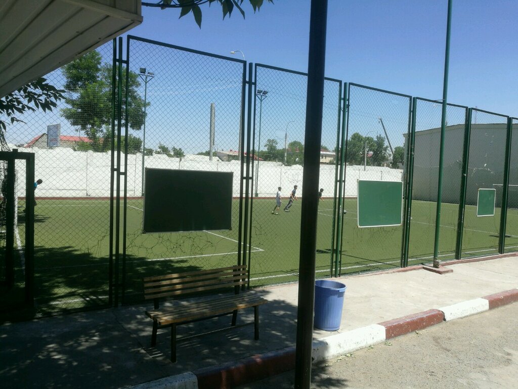 Stadion Filologiya maktabidagi futbol maydoni, Toshkent, foto