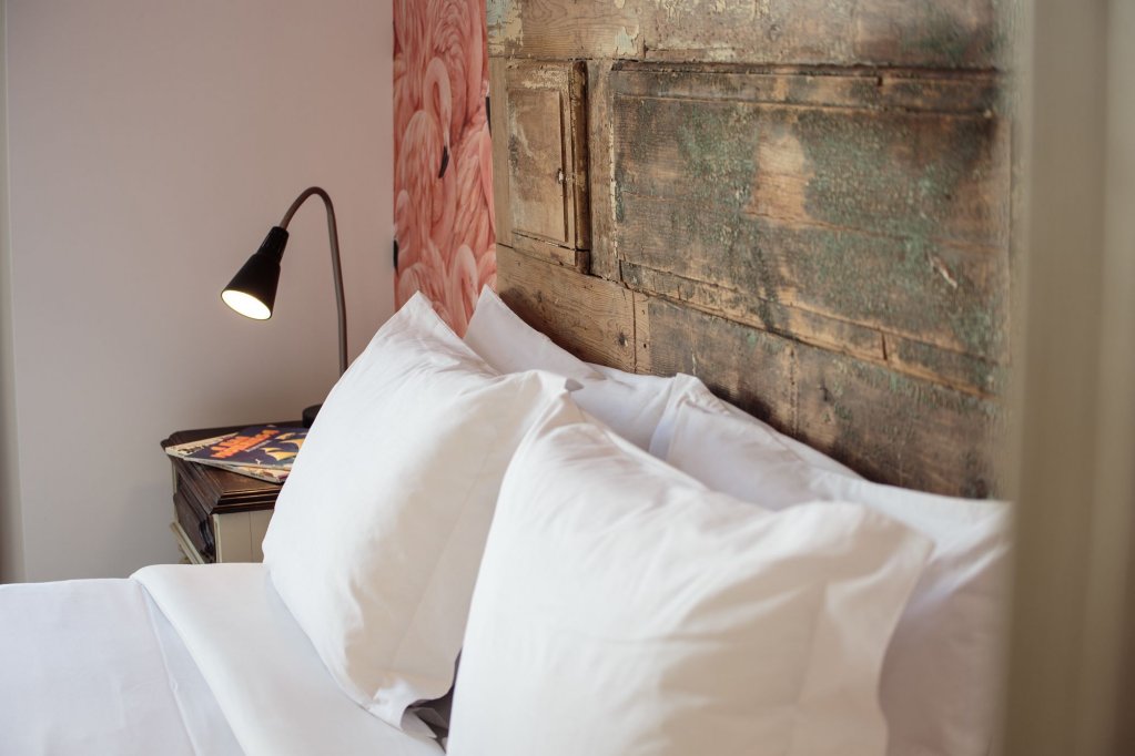 Фото The Indy House - Rooms and Apartments