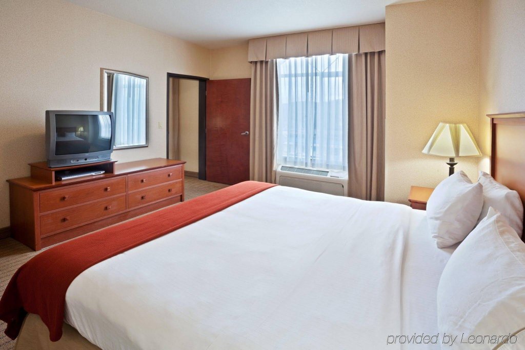 Фото Holiday Inn Express Hotel & Suites Seaside-Convention Center, an Ihg Hotel