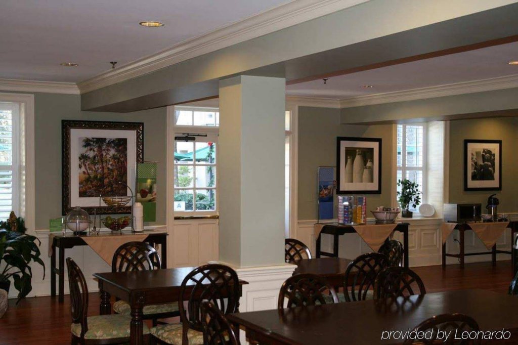 Фото Hampton Inn Charleston-Historic District