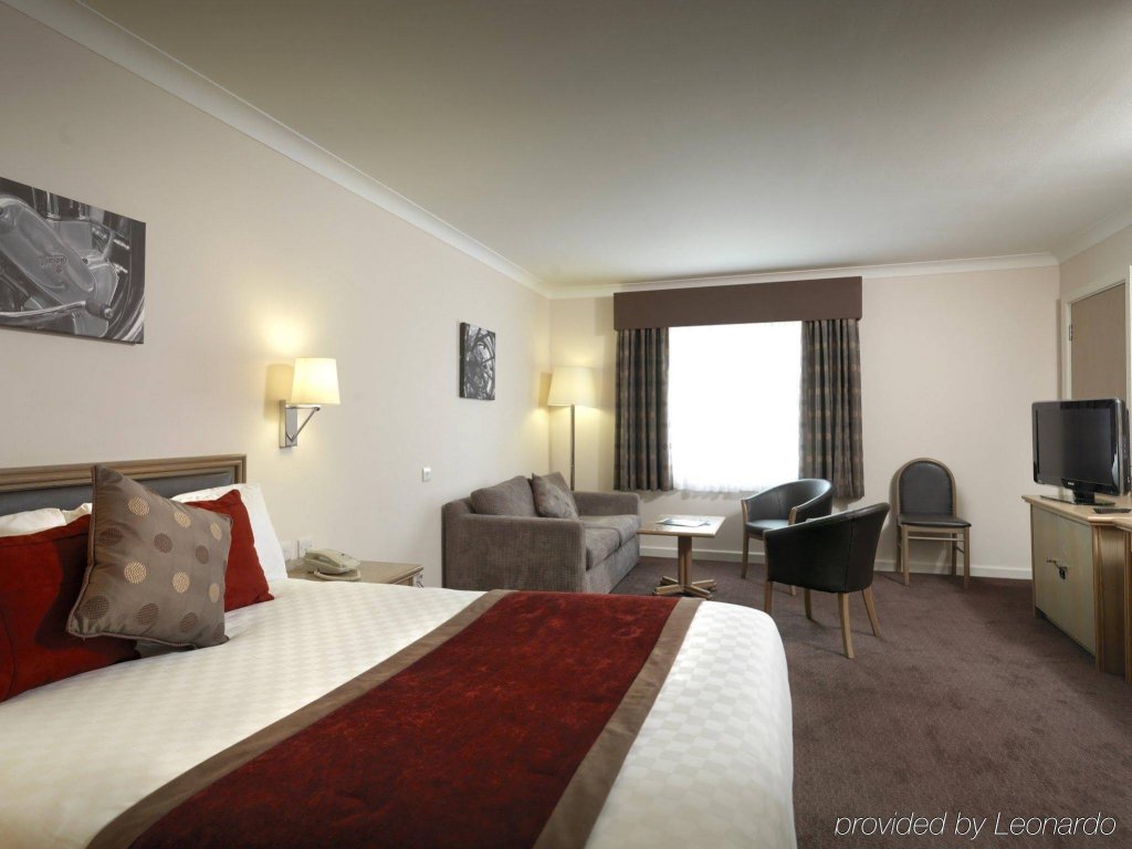 Фото Mercure Dartford Brands Hatch Hotel & SPA