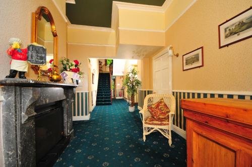 Фото Dolforwyn Hall Country House