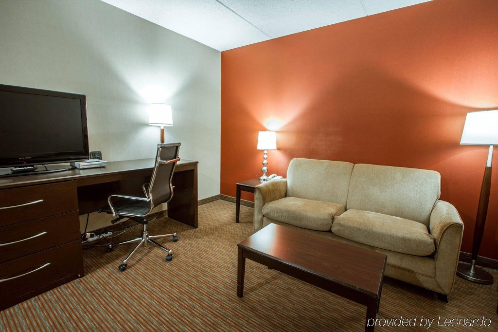 Фото Holiday Inn Express & Suites Buffalo Downtown - Medical Ctr, an Ihg Hotel