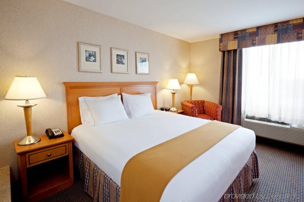 Фото Holiday Inn Express Brooklyn, an Ihg Hotel