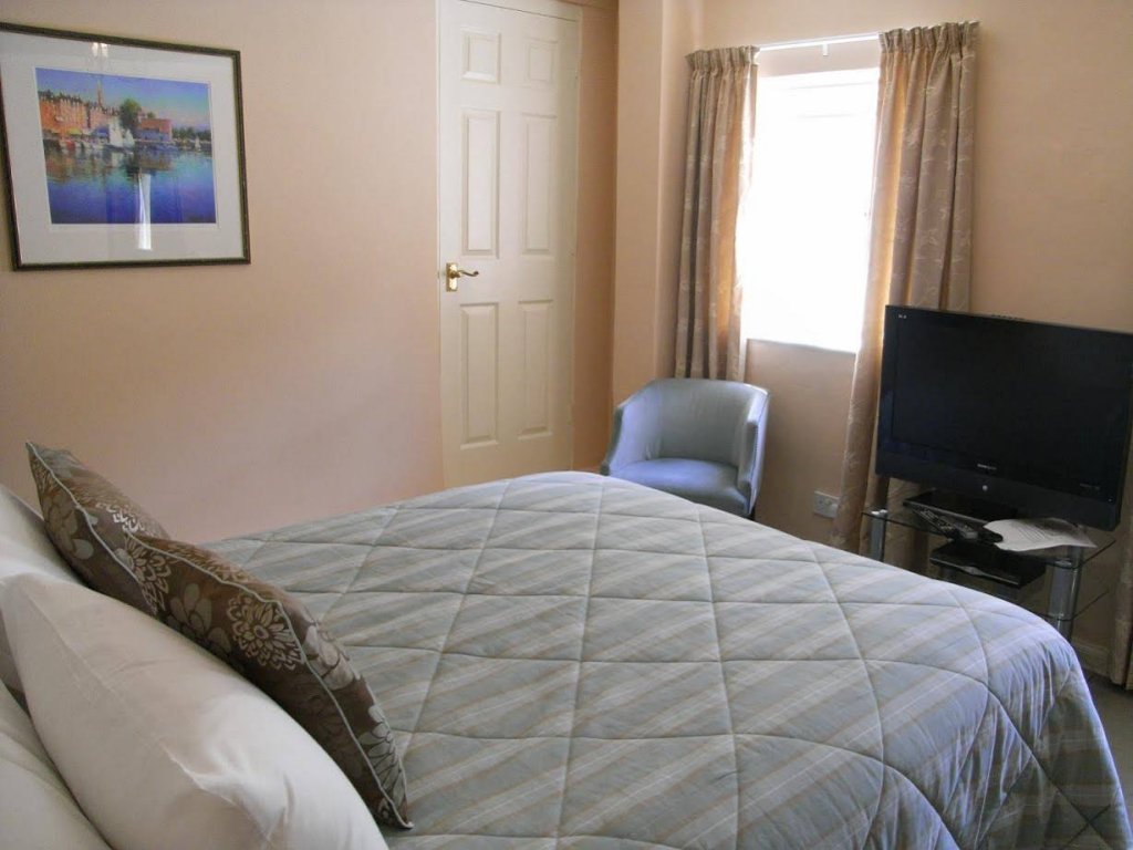 Фото Marlborough Arms Hotel