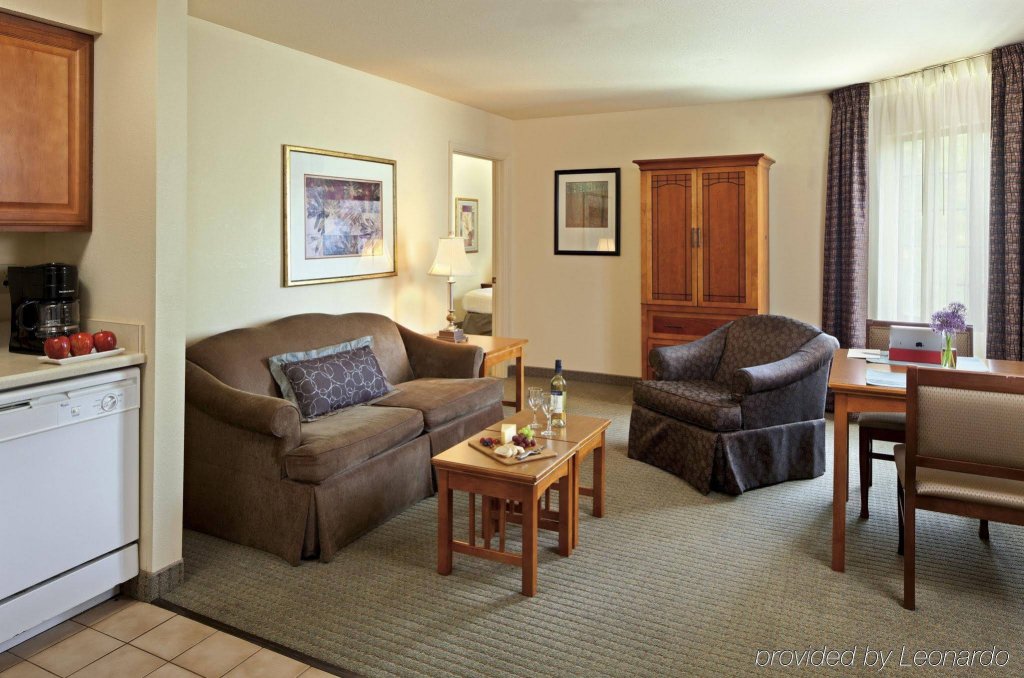 Фото Oyo 210 Hotel Five 2