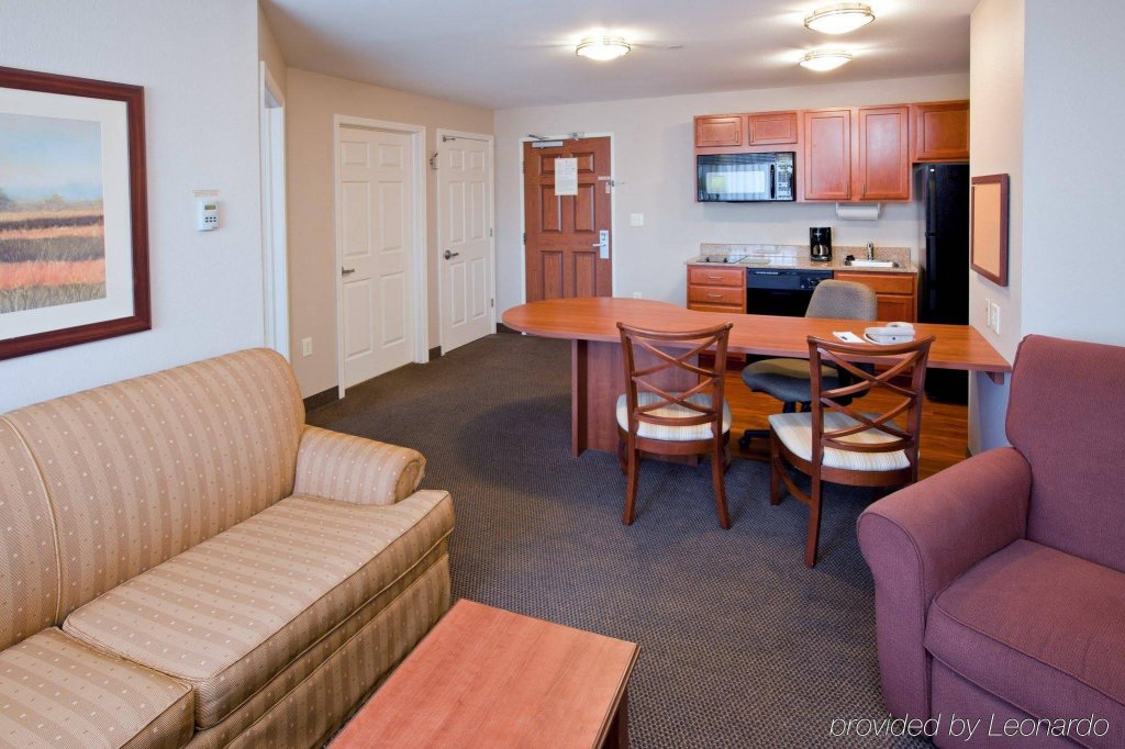 Фото Candlewood Suites Indianapolis Airport, an Ihg Hotel