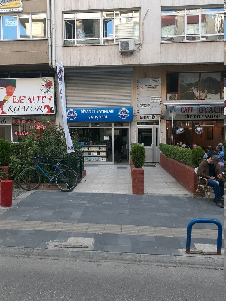 مكتبة Place of Sale of Religious Publications ، أنقرة، صورة