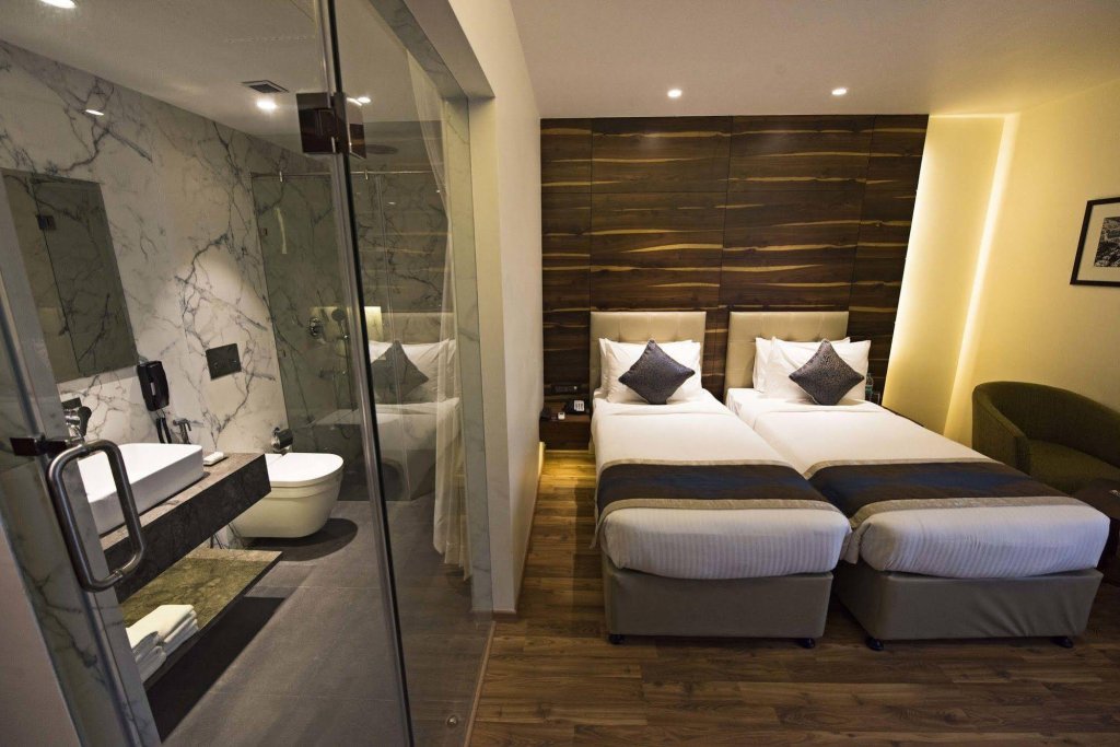 Фото Connaught Royale