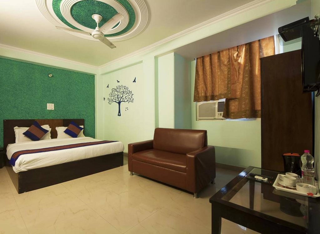 Фото Oyo 10048 Hotel Aditya Inn
