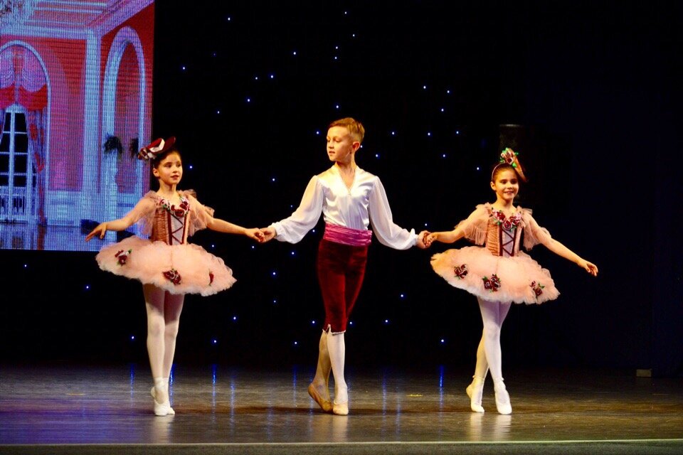 Dance school Образцово-хореографический ансамбль Карусель, Simferopol, photo