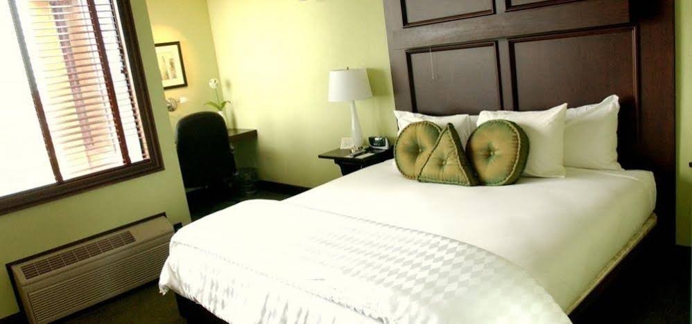 Фото Mark Twain Hotel