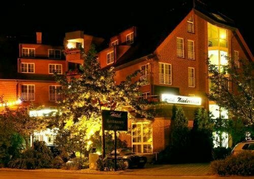 Гостиница Hotel Niederrhein в Динслакене