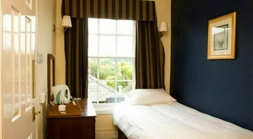 Гостиница Fountain Hotel Isle of Wight by Greene King Inns в Коусе