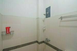 Гостиница RedDoorz Syariah Plus @ Banjarbaru 2 в Мартапуре