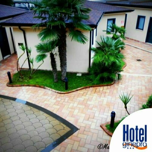 Гостиница Hotel Ginepro в Варкатуро