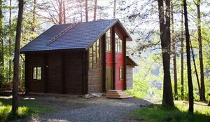 Загородный дом с баней, бассейном и чаном у горнолыжного склона Сорочаны