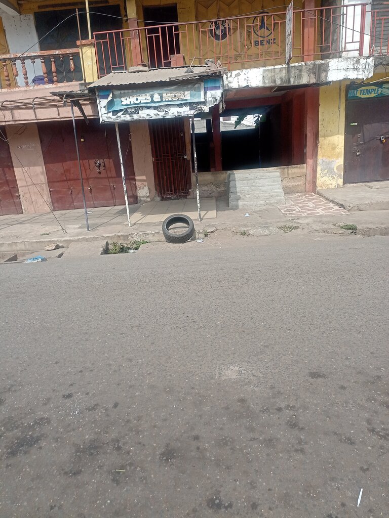 Shoe store Shoes & More Katamanto Annex, Accra, photo