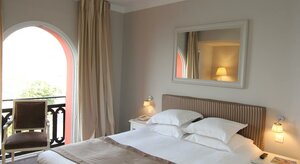 Hôtel Suisse (Provence-Alpes-Côte d'Azur, Alpes-Maritimes, Arrondissement de Nice, Nice, Quai Rauba Capeu), hotel