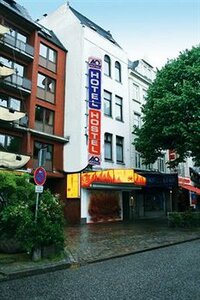 Хостел A&O Hamburg Reeperbahn