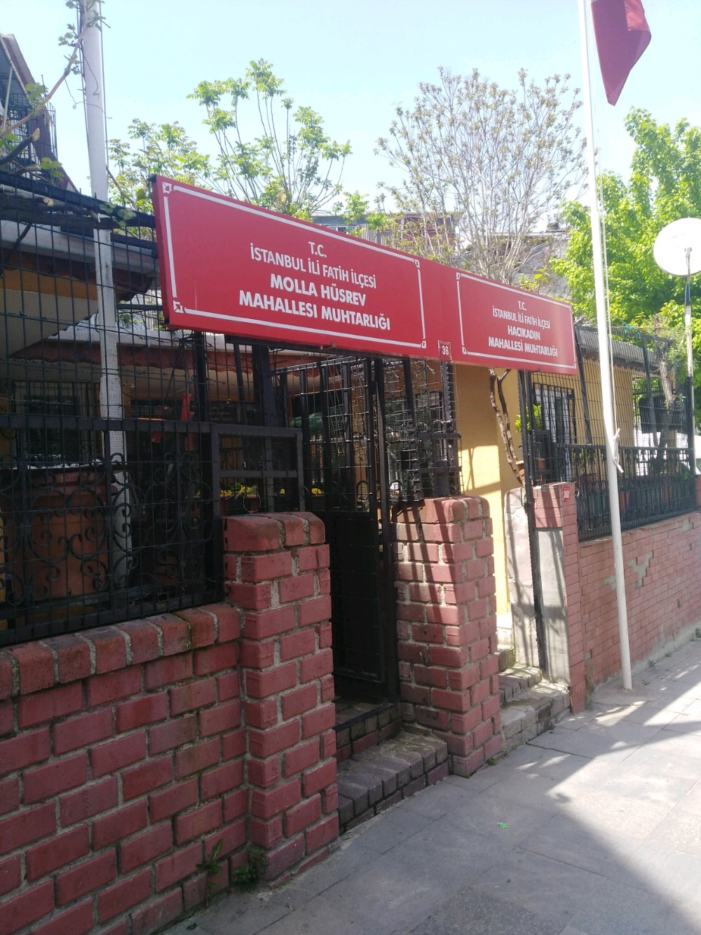 Molla Hüsrev Mahallesi Emlakçı