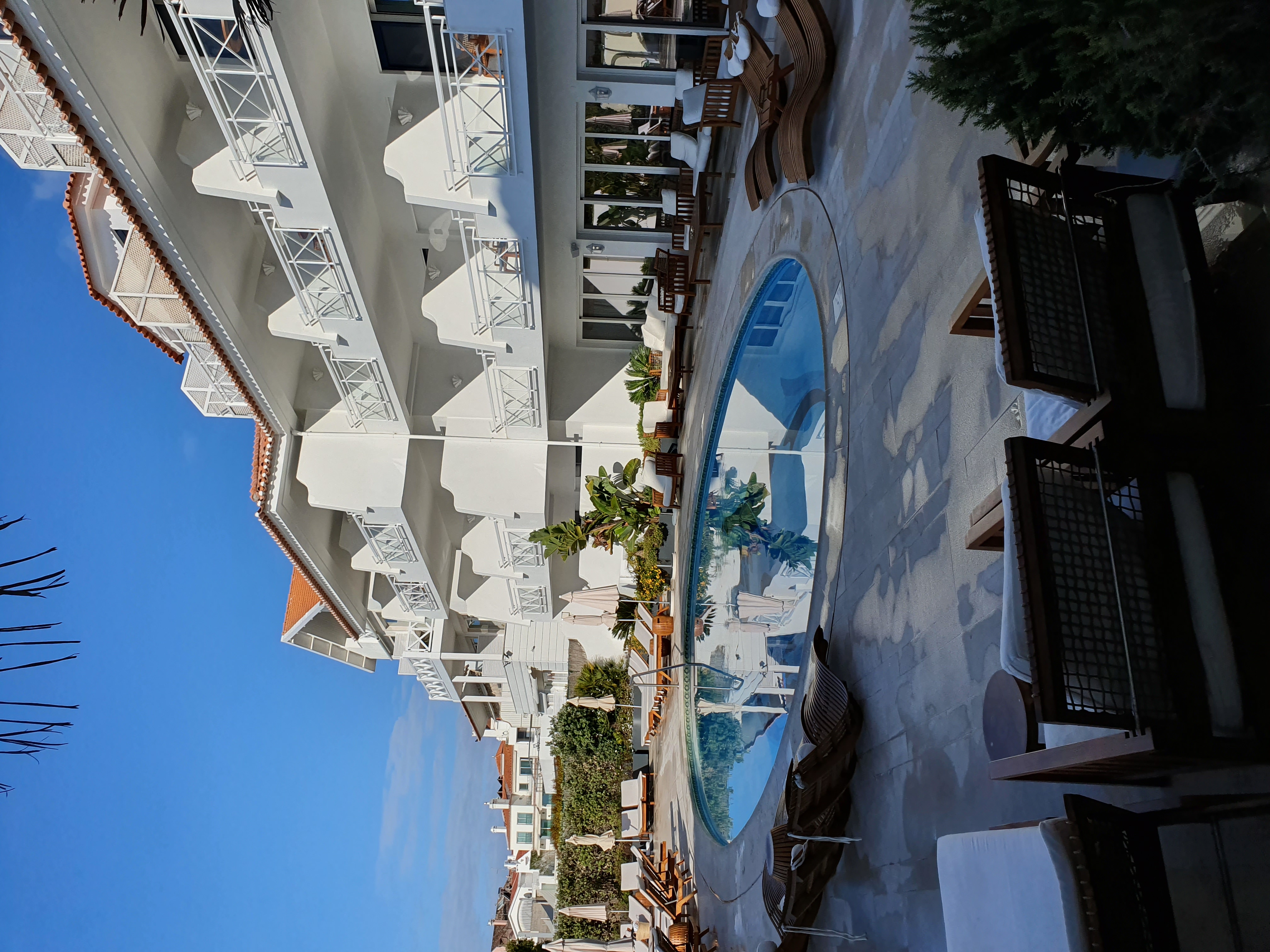 Фото The Albatroz Hotel