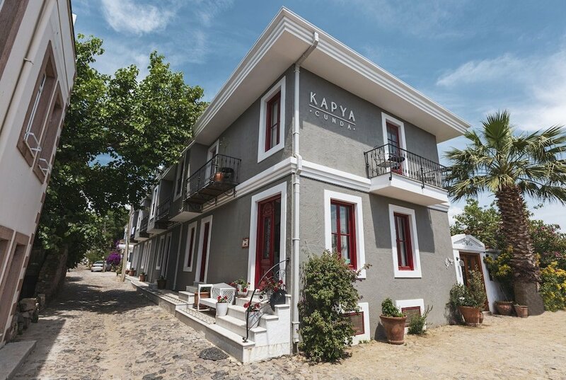 Гостиница Kapya Cunda в Айвалыке