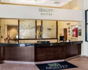Quality Suites Lake Wright - Norfolk Airport