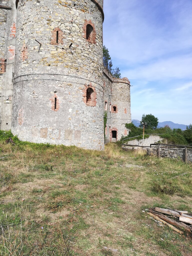 Landmark, attraction Forte Sperone, Liguria, photo